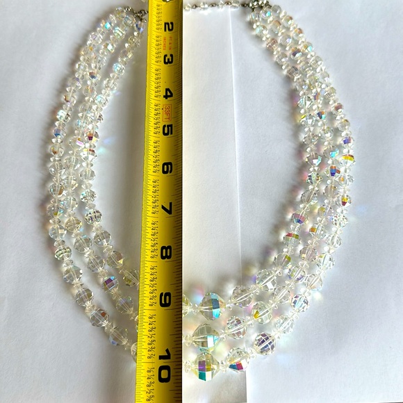 Beautiful vintage large 3 stranded crystal necklace Approx hang length 1… - Picture 4 of 8